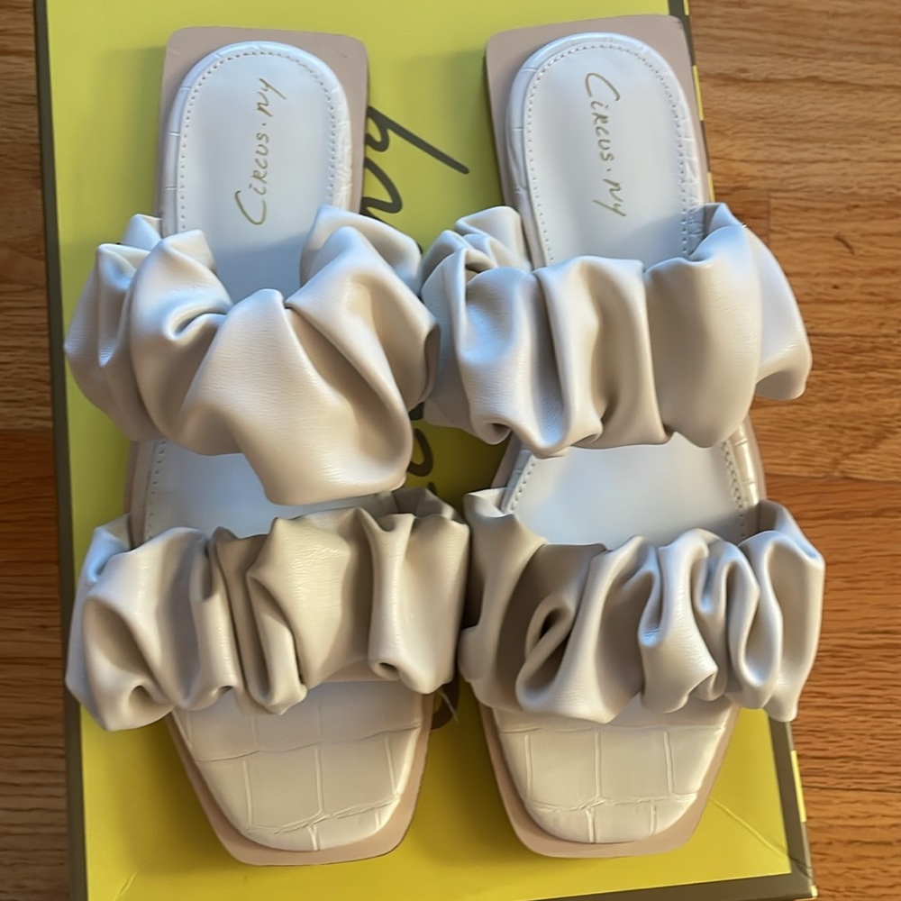 Sandals - Picture 7 of 11